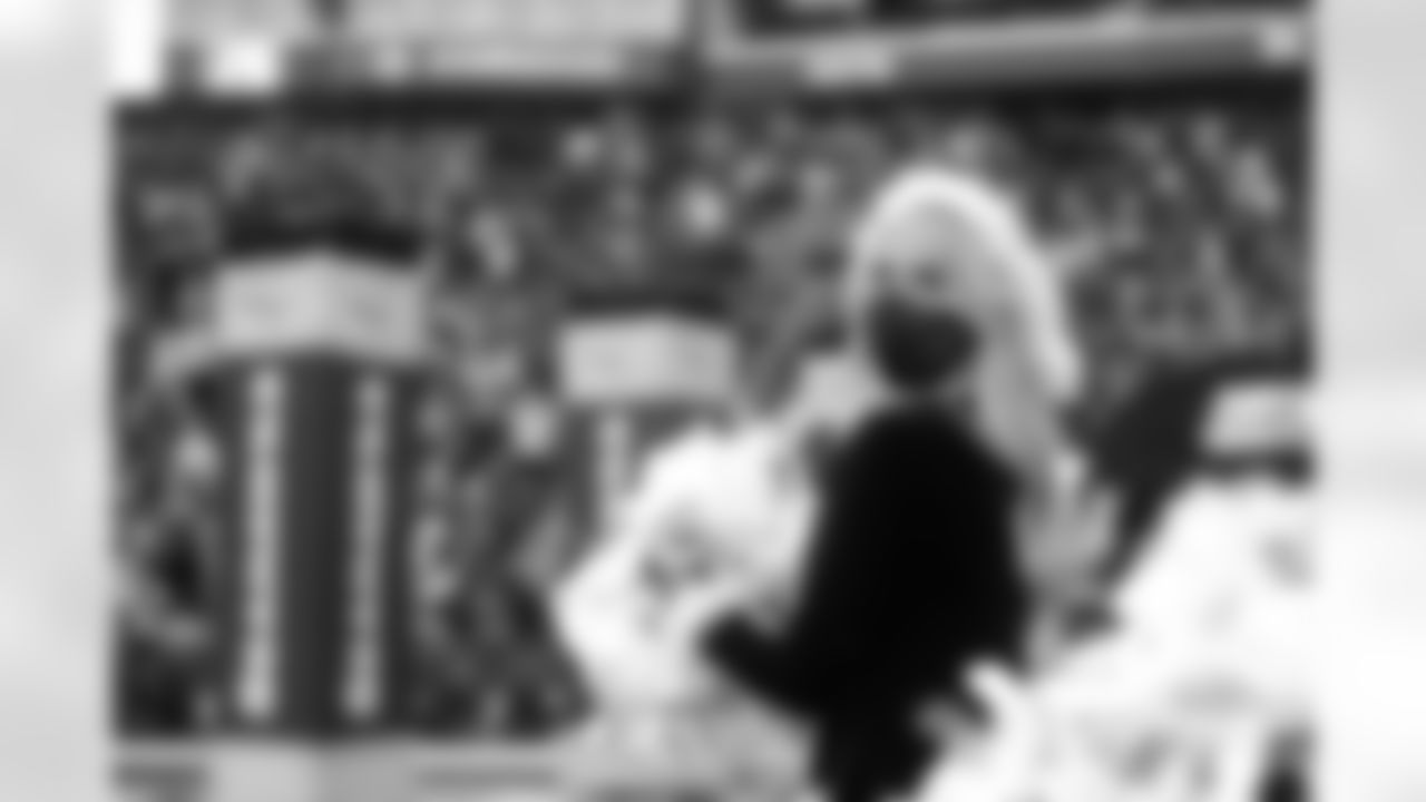 Seahawks-Dancers-DOTD-Angel-202112051415486347
