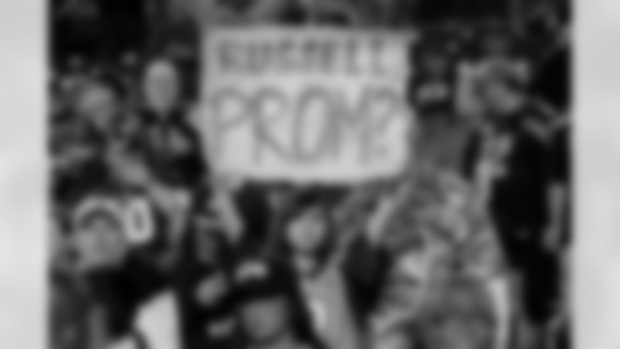 [December 4, 1977]: Steelers 30 – Seahawks 20 Franco Harris of the Steelers carried for short yardaga in first quarter action Sunday, Dec. 4, 1977 past Seattle Seahawks Bob Lurtsema (70). Harris rushed for more than 100 yards for the twenty-eight time in his career, only two other players have done it more often. Harris also went over the 1000 yard mark for the year. (AP Photo)