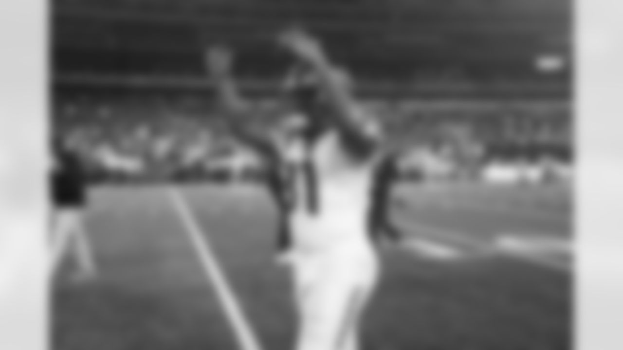 Seattle Seahawks running back DeeJay Dallas (31) exits the field following an NFL football game against the New York Giants on Monday, October 2, 2023 in East Rutherford, New Jersey. (Kevin Sabitus/NFL)