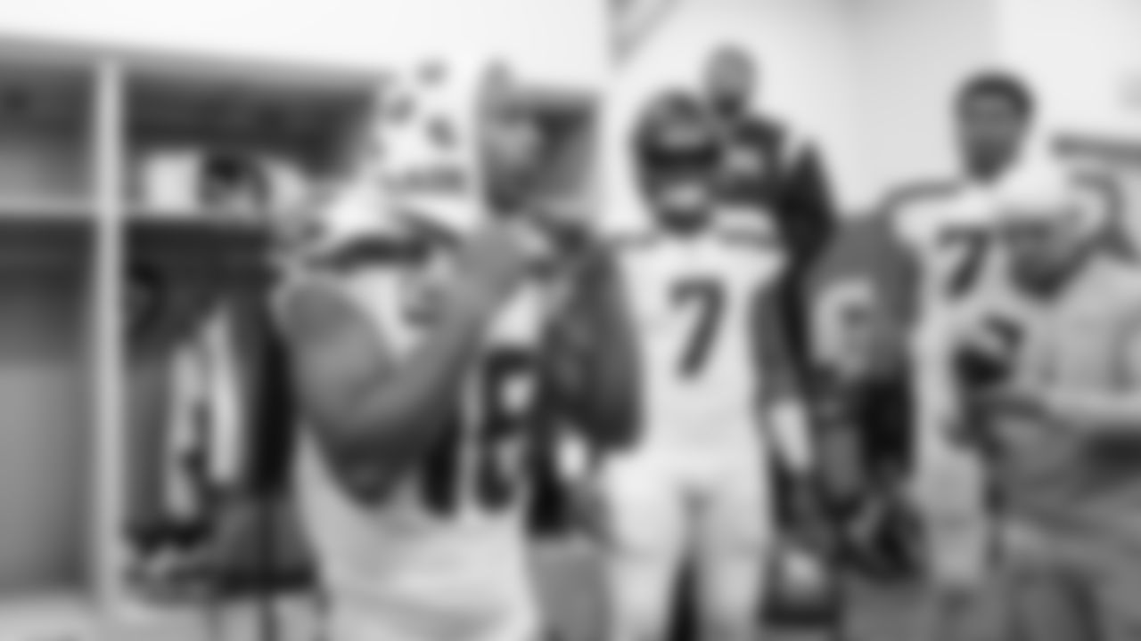 The best photos of Seahawks wide receiver Tyler Lockett from the 2022 season.