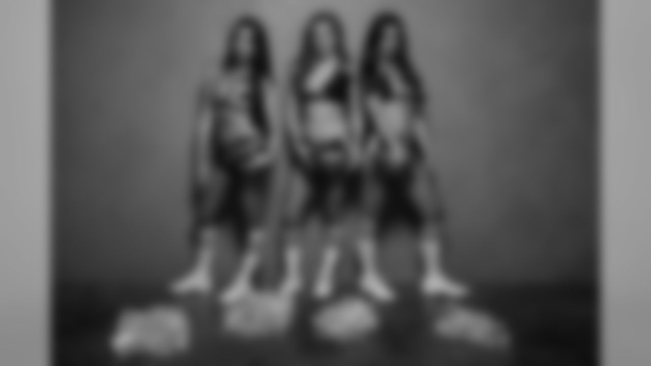 seagals_showgroup_jhg-22_0.jpg