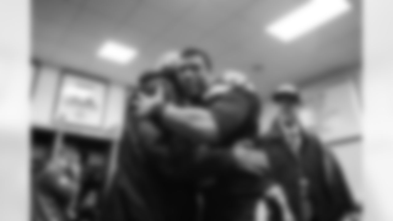 [December 16, 2007]: Panthers 13 – Seahawks 10Carolina Panthers' DeAngelo Williams (34) runs past Seattle Seahawks' Deon Grant (24) for a touchdown in the fourth quarter of the Panthers' 13-10 win in an NFL football game in Charlotte, N.C., Sunday, Dec. 16, 2007. (AP Photo/Mike McCarn)