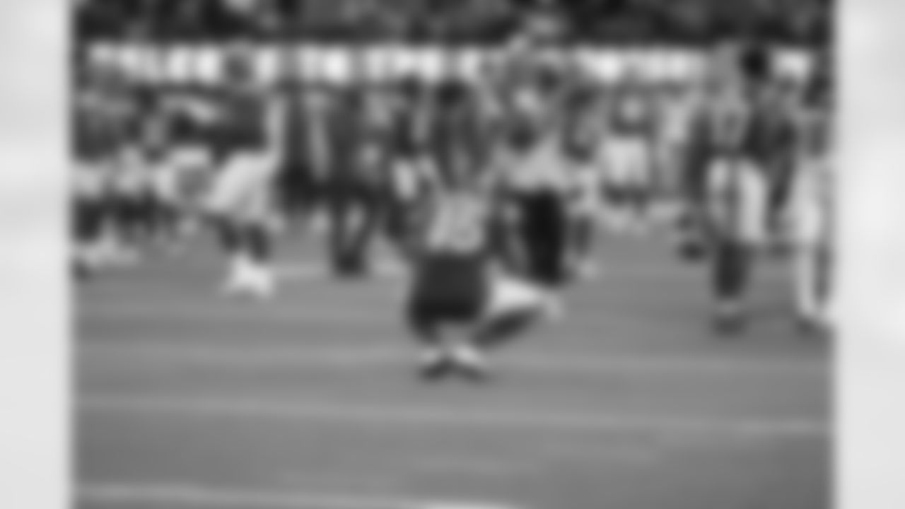 Seahawks-Postgame-Celebration-Week-13-Rams-20221204_16-08-53_7068