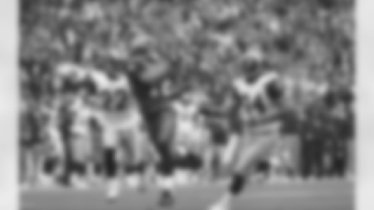 Seahawks-Rams-Through-The-Years-20051113_15-07-28_2421