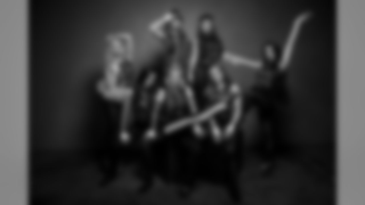 seagals_showgroup_jhg-64_0.jpg
