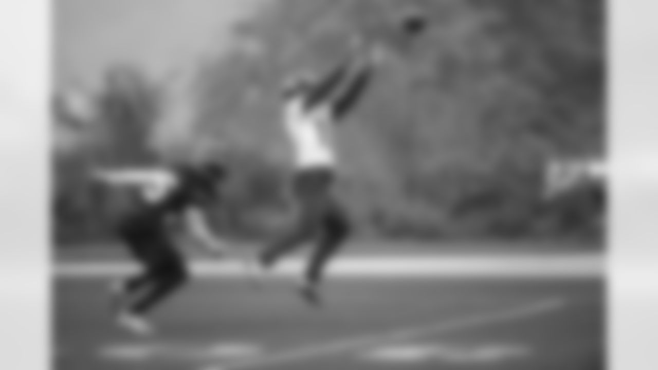 Wide receiver Jermaine Kearse