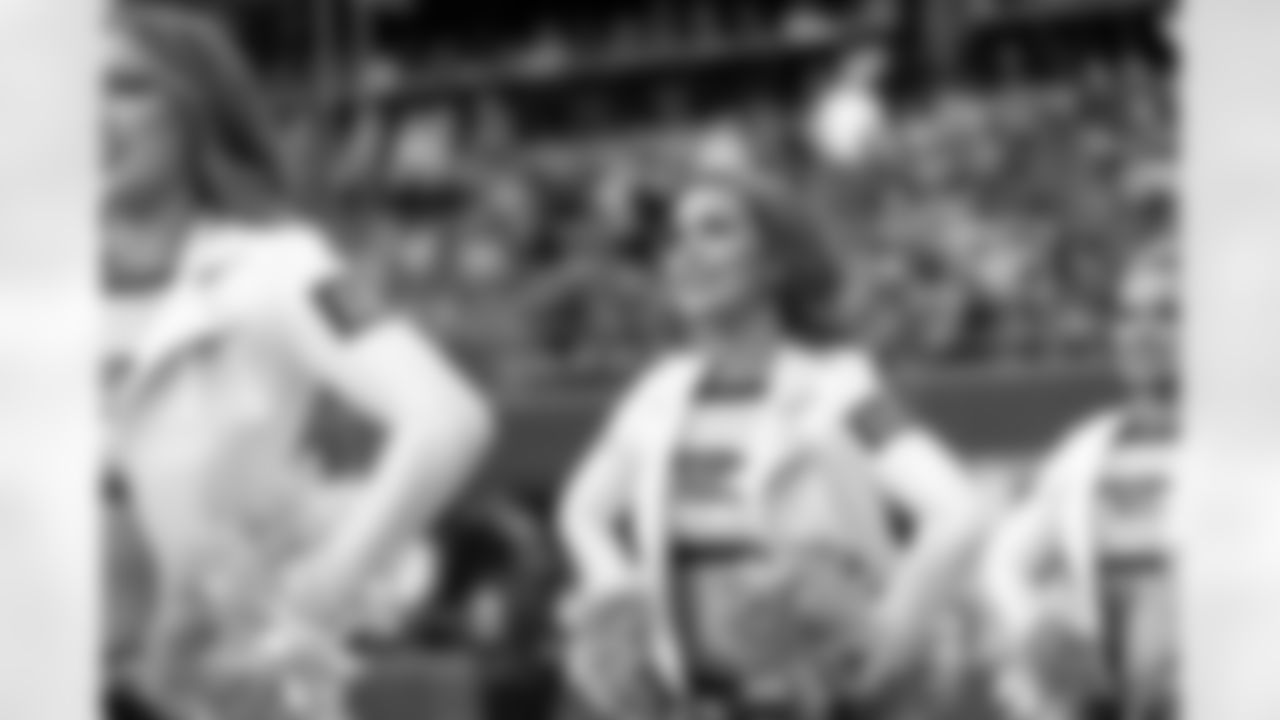 20230101_NYJvsSEA_Dancers_POTTER-1777