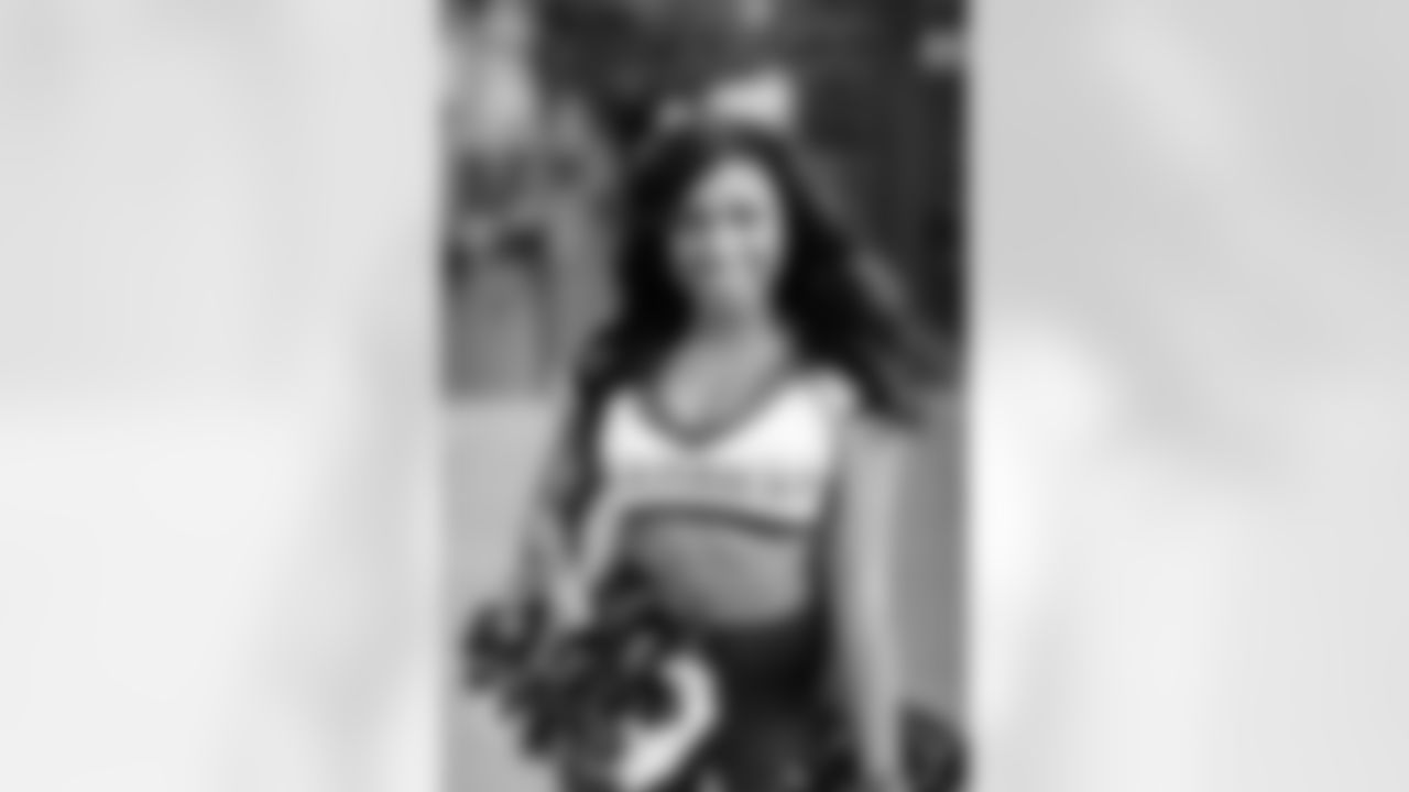 201116-dancers-errin-action-08