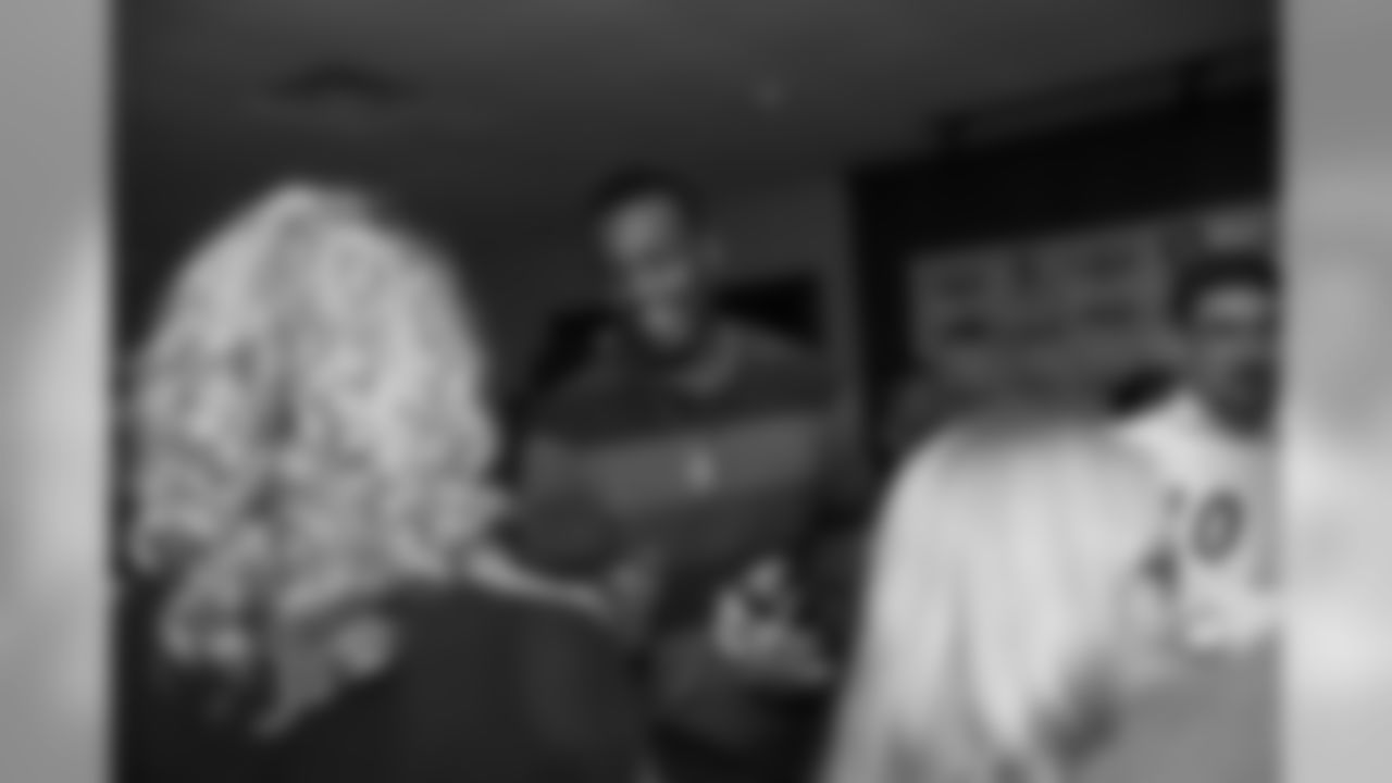 cliff_avril_charity_dining_2017_1127.jpg