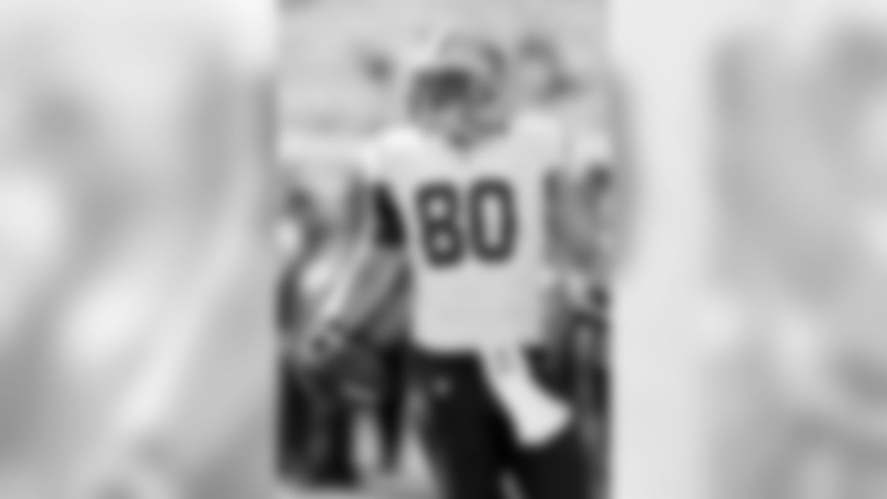 New Orleans Saints tight end Jimmy Graham (80) catches a warm up pass during a NFL football game against the Tampa Bay Buccaneers, Sunday, December 28, 2014 in Tampa. The Saints won the game 23-20. (AP Photo/Paul Jasienski)