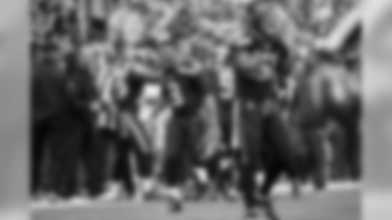 [September 30, 2007]: Seahawks 23 – 49ers 3San Francisco 49ers tight end Delanie Walker (46) during an NFL football game against the Seattle Seahawks, Sunday, September 30, 2007 in San Francisco. The Seahawks won the game, 23-3.