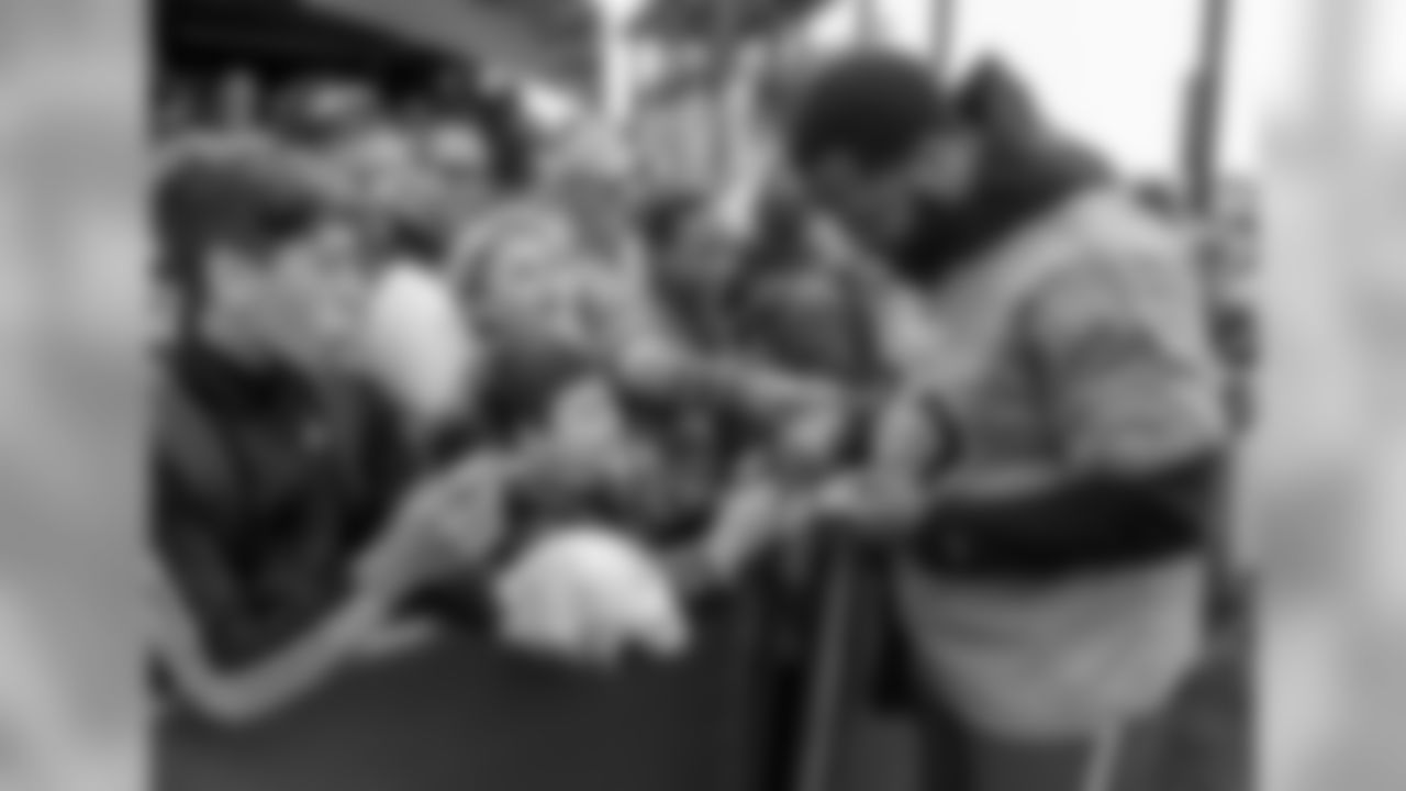 170128_pro_bowl_fans_day_four-2.jpg