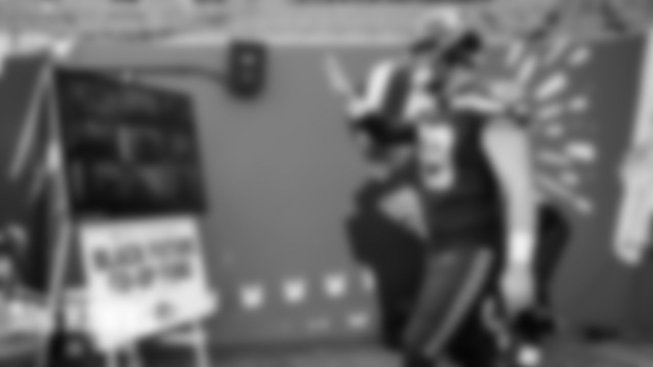 20200922_EyeOnHawks-Wk3-12_RM7_1805