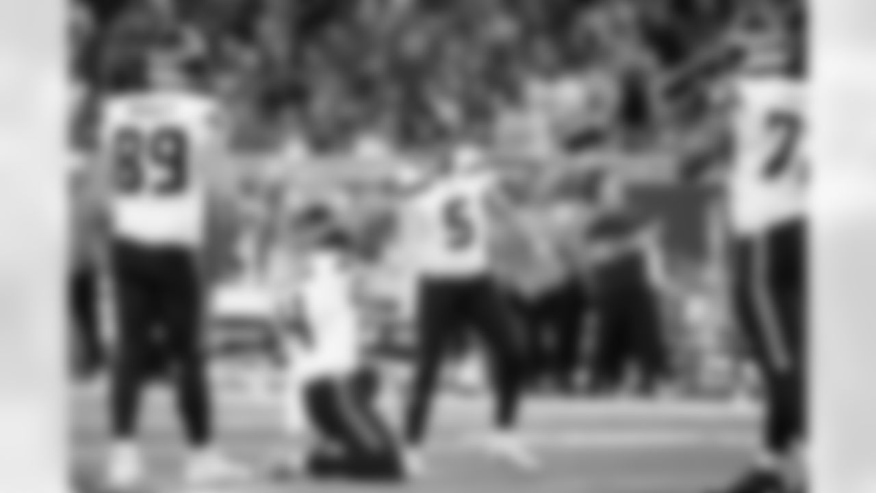 The best photos of Seahawks punter Michael Dickson from the 2022 season.