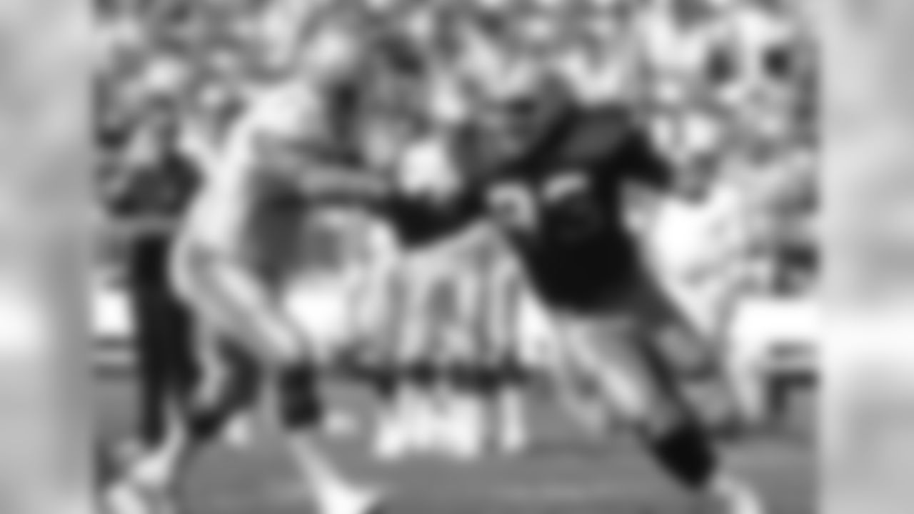 Los Angeles Raiders defensive end Greg Townsend (93) is seen in action during an NFL game against the Seattle Seahawks Oct. 1, 1989, in Los Angeles.
(NFL Photos via AP)