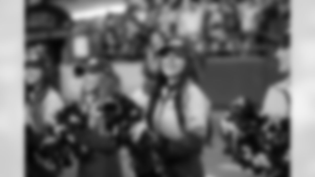 20230108_SFvsSEA_Dancers_POTTER-1326