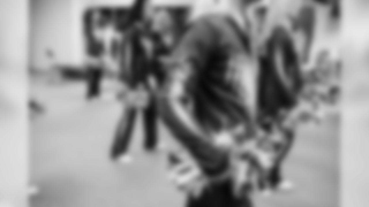 temp20150118_Seahawks_SeaGals_JHG-4.jpg