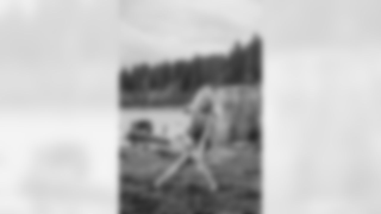 "My favorite thing about living in the PNW is getting to experience each season fully. We have gorgeous summers that are just as enjoyable as the fall time. Im thankful to live somewhere that is beautiful year round and never the same.