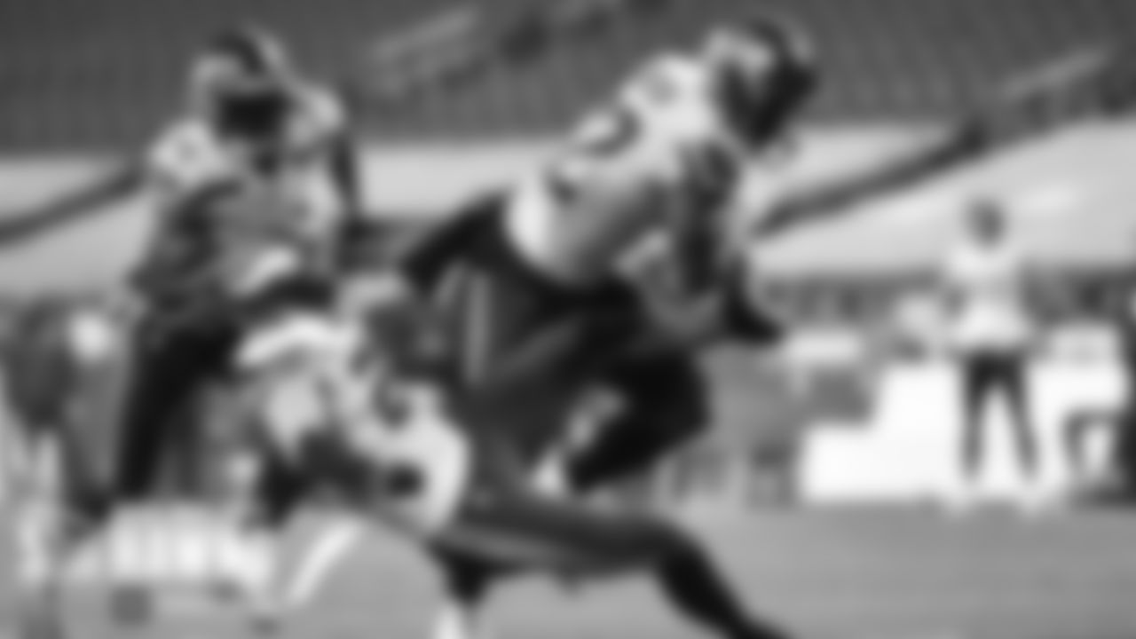 Seahawks running back Chris Carson bullies his way past a Vikings defensive back for a 29-yard touchdown and the team's third score in less than two minutes of the third quarter.