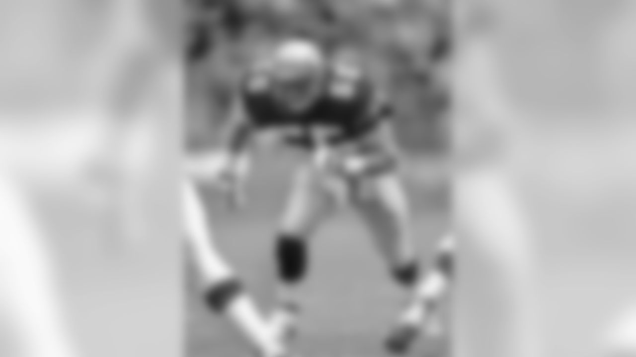 Seattle Seahawks linebacker Brian Bosworth (55) rushes the pocket during a 16-10 win over the Cleveland Browns on October 9, 1988 at Cleveland Municipal Stadium in Cleveland, Ohio. (AP Photo / Al Messerschmidt)