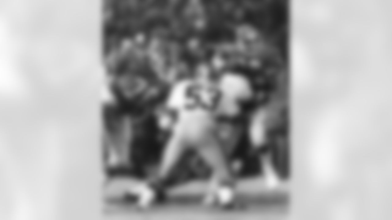 ThroughTheYears-Falcons-1979-10-29_Action018