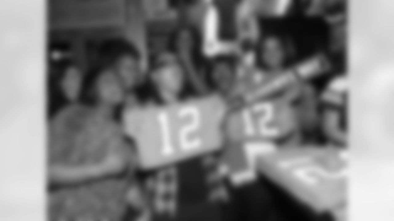 [September 10, 1995]: Chargers 14- Seahawks 10Seattle Seahawks defensive end Michael Sinclair (70) is seen in action during an NFL game against the San Diego Chargers Sept. 10, 1995, in San Diego, Calif. (Allen Kee via AP)