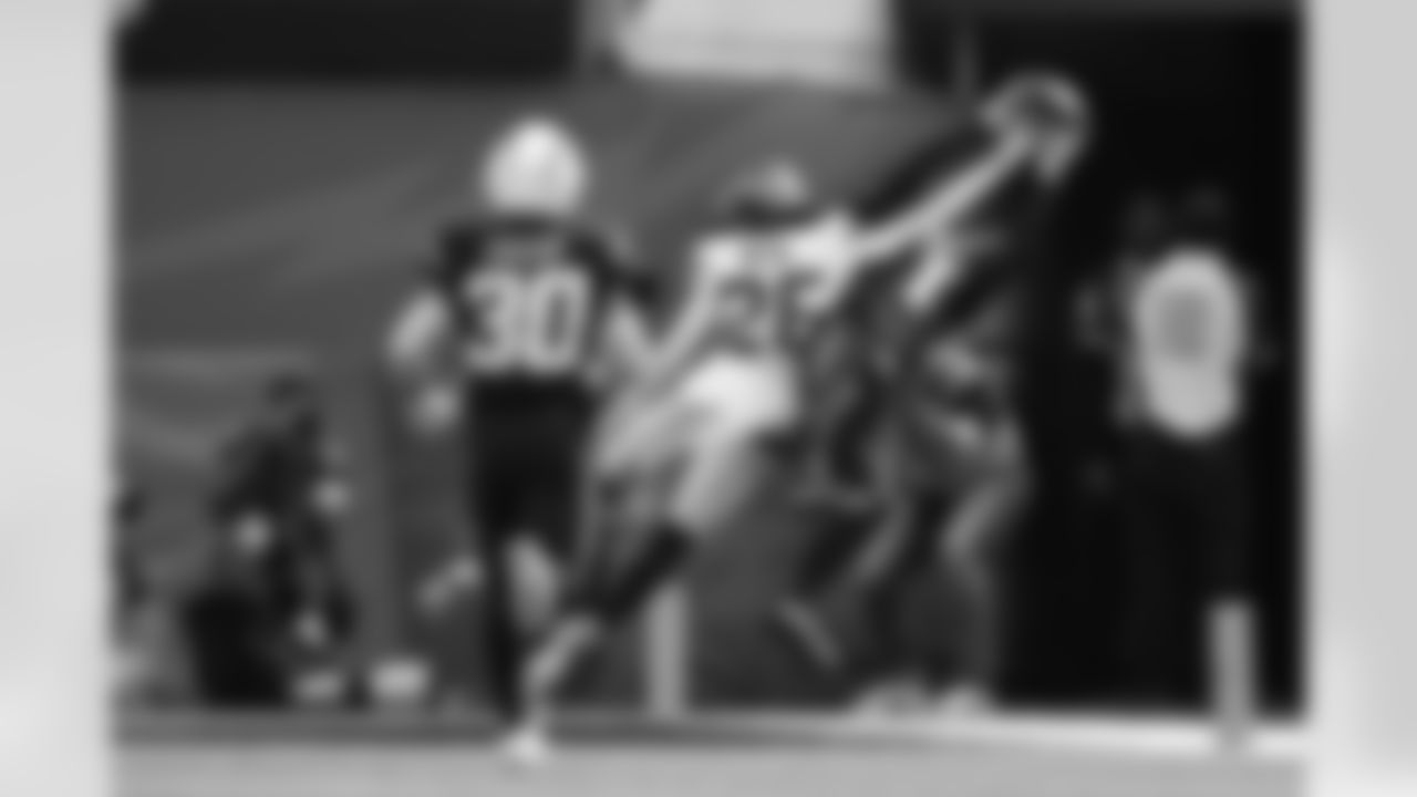 The best photos of Seahawks safety Ryan Neal from the 2022 season.