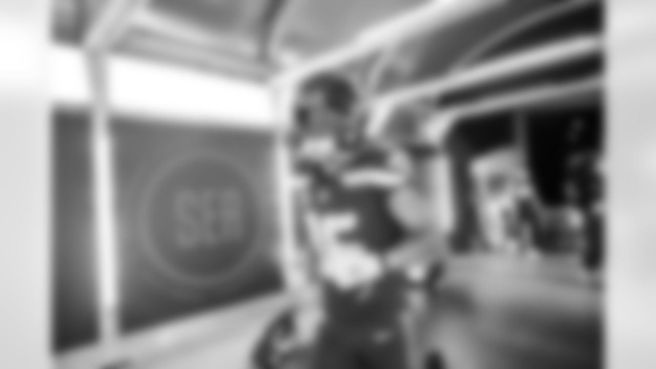 The best photos of Seahawks wide receiver Tyler Lockett from the 2022 season.