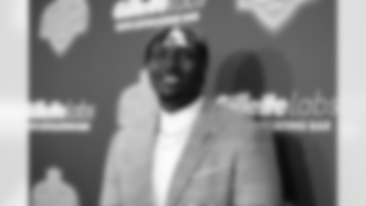 Mississippi State offensive lineman Charles Cross poses on the red carpet before the 2022 NFL Draft on Thursday, April 28, 2022 in Las Vegas. (Kevin Sabitus/NFL)