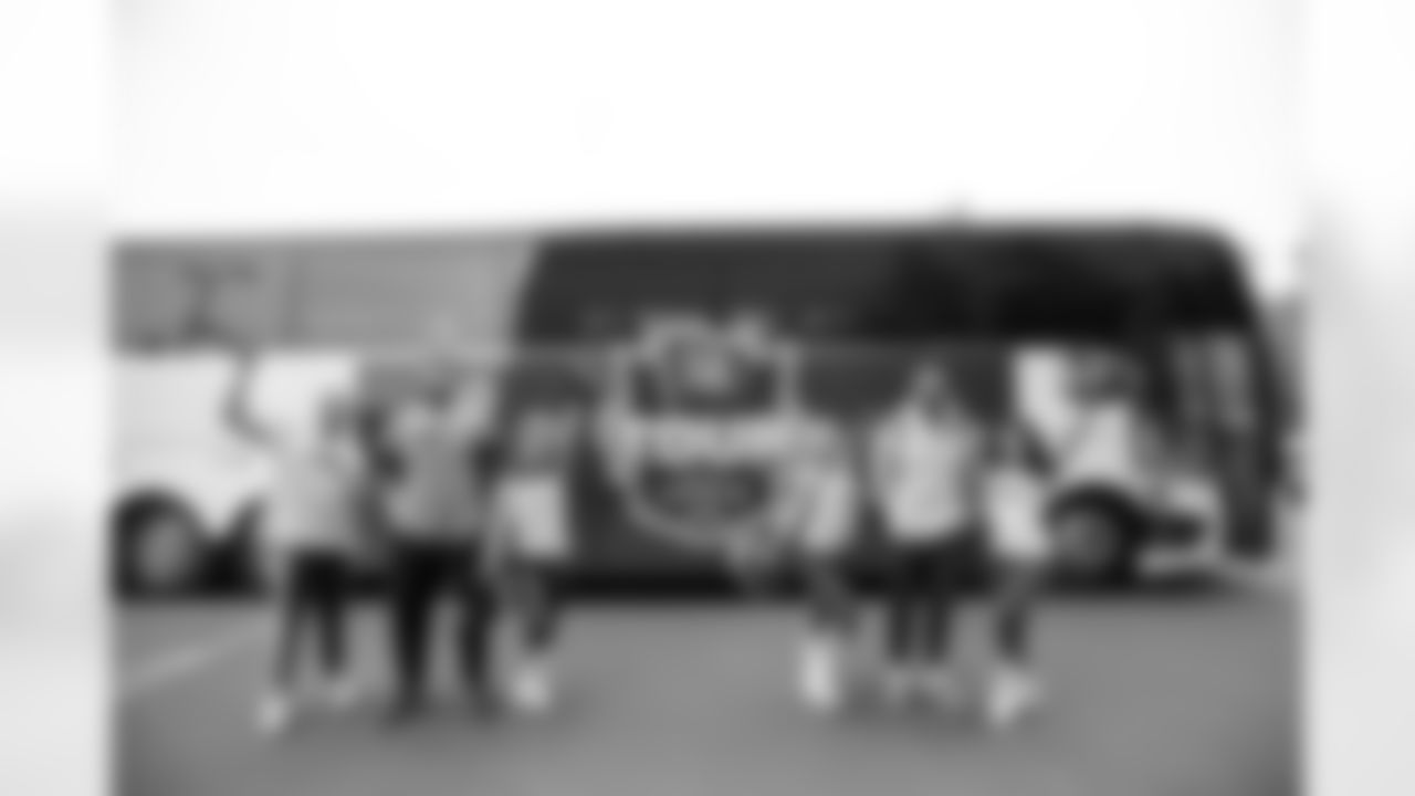 Seahawks-12-Tour-20220617_07-34-11_1294