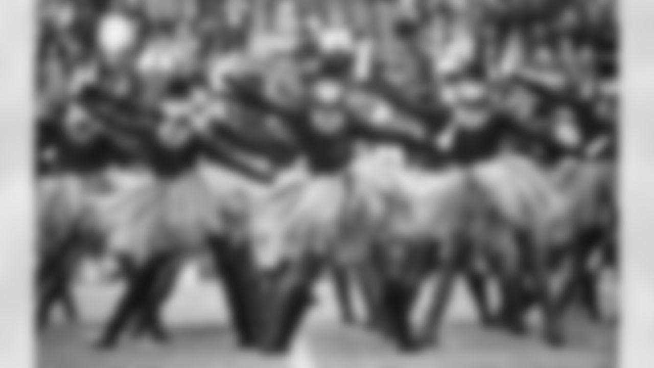 2011 Sea Gals Halloween Halftime