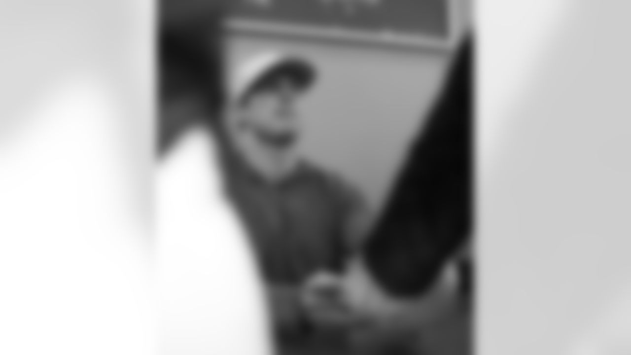 [December 28, 2008]: Cardinals 34 – Seahawks 21Seattle Seahawks wide receiver Courtney Taylor has his pass broken up by Arizona Cardinals' Roderick Hod (26) during the second quarter of an NFL football game Sunday, Dec. 28, 2008 in Glendale, Ariz. (AP Photo/Matt York)