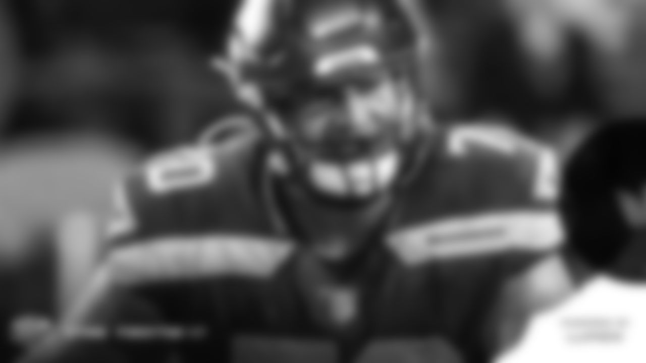 70_16x9_jersey-swap-Forsythe
