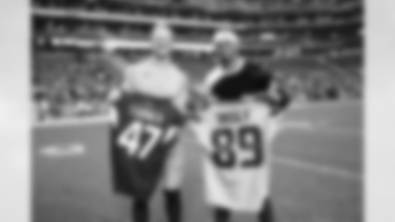 Seahawks-Postgame-Celebration-Week-9-Cardinals-20221106_17-13-58_7541