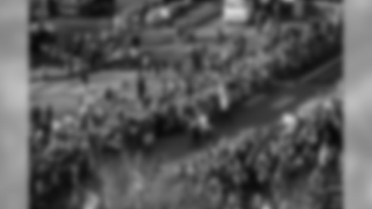 temp01252015_SEAHAWKS_SENDOFF_JHG-26.jpg