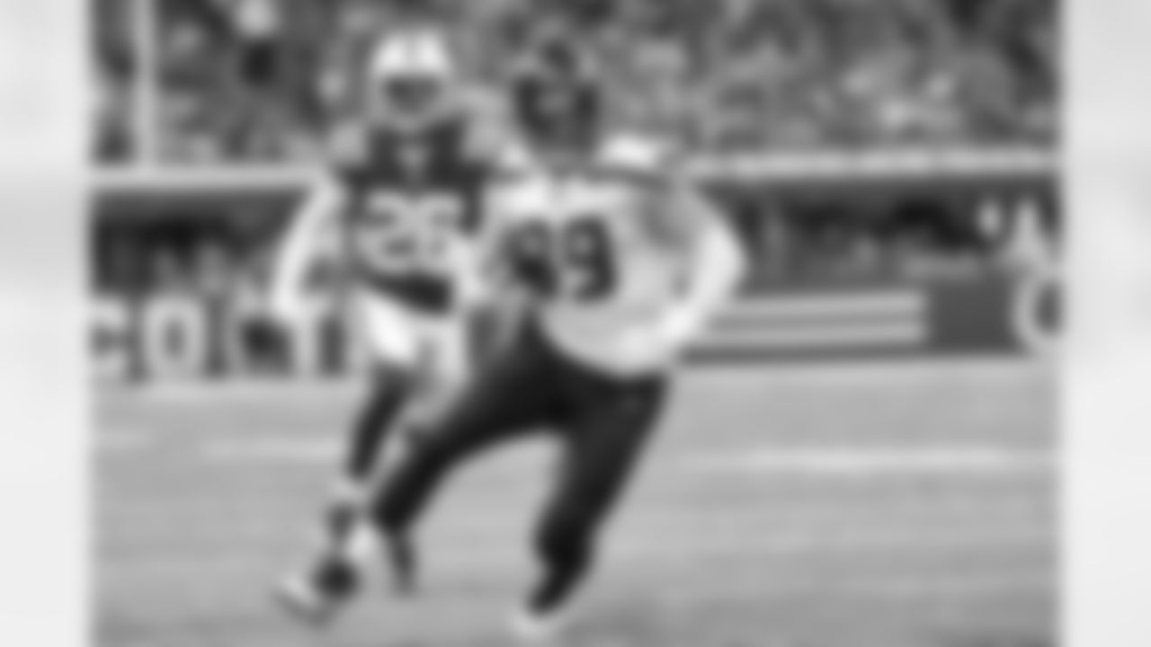 Some of the best photos of Seahawks tight end Will Dissly taken during the 2021 season.