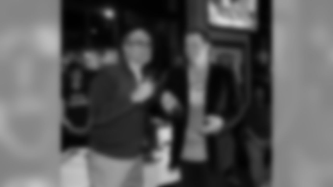 cst_ek2v0257_0.jpg