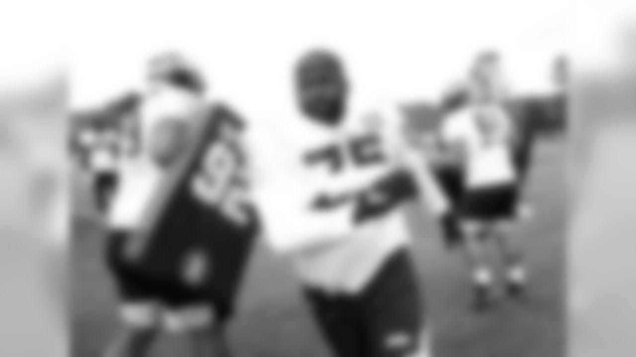 DT Earl Mitchell