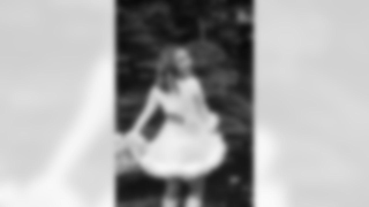 20221211_Christmas_Uniform_Dancers_POTTER-2635