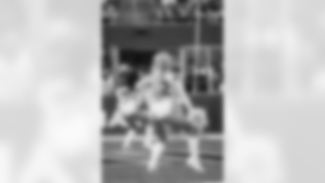 20220913_DENvsSEA_Dancers_POTTER-1685
