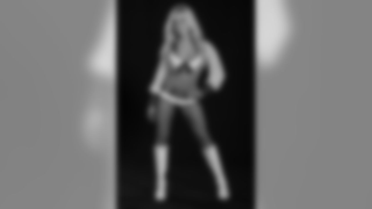 angelique_leadshot.jpg