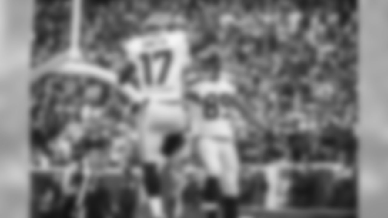 Defensive End Cassius Marsh (UCLA)