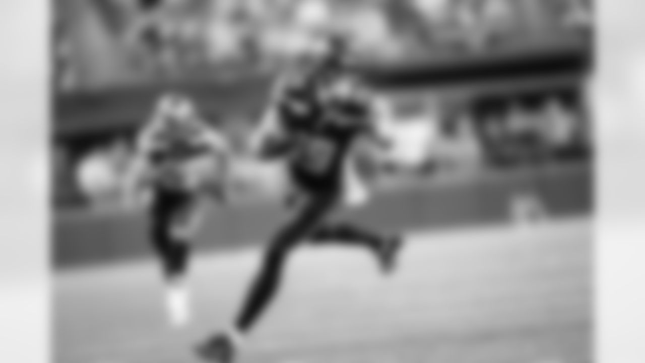 Seahawks wide receiver Jake Bobo (19) makes the catch during the preseason Week 1 matchup vs the Minnesota Vikings at Lumen Field in Seattle, Wash.
