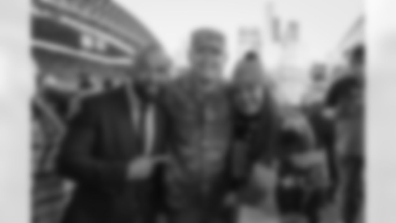 Seahawks-Salute-To-Service_Nino-Gray-20211007_19-22-21_2628