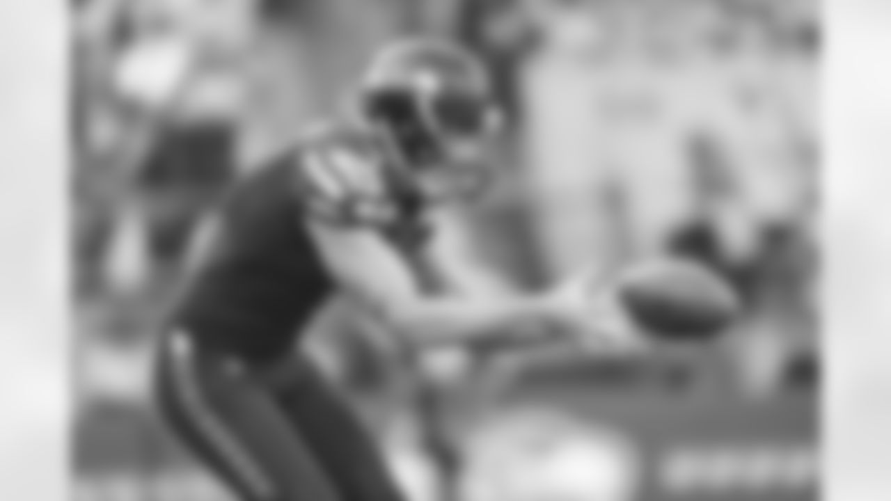 The best photos of Seahawks punter Michael Dickson from the 2022 season.