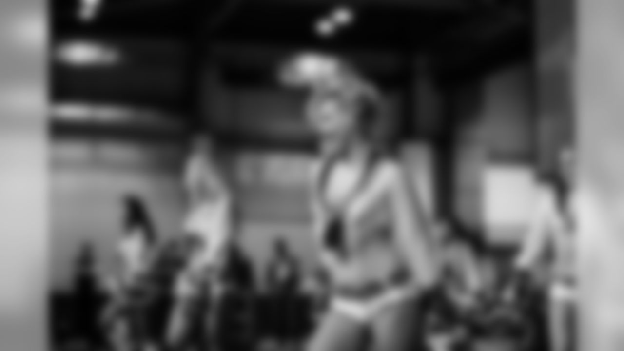 20171120_seagals_falcons_janegphoto-24.jpg