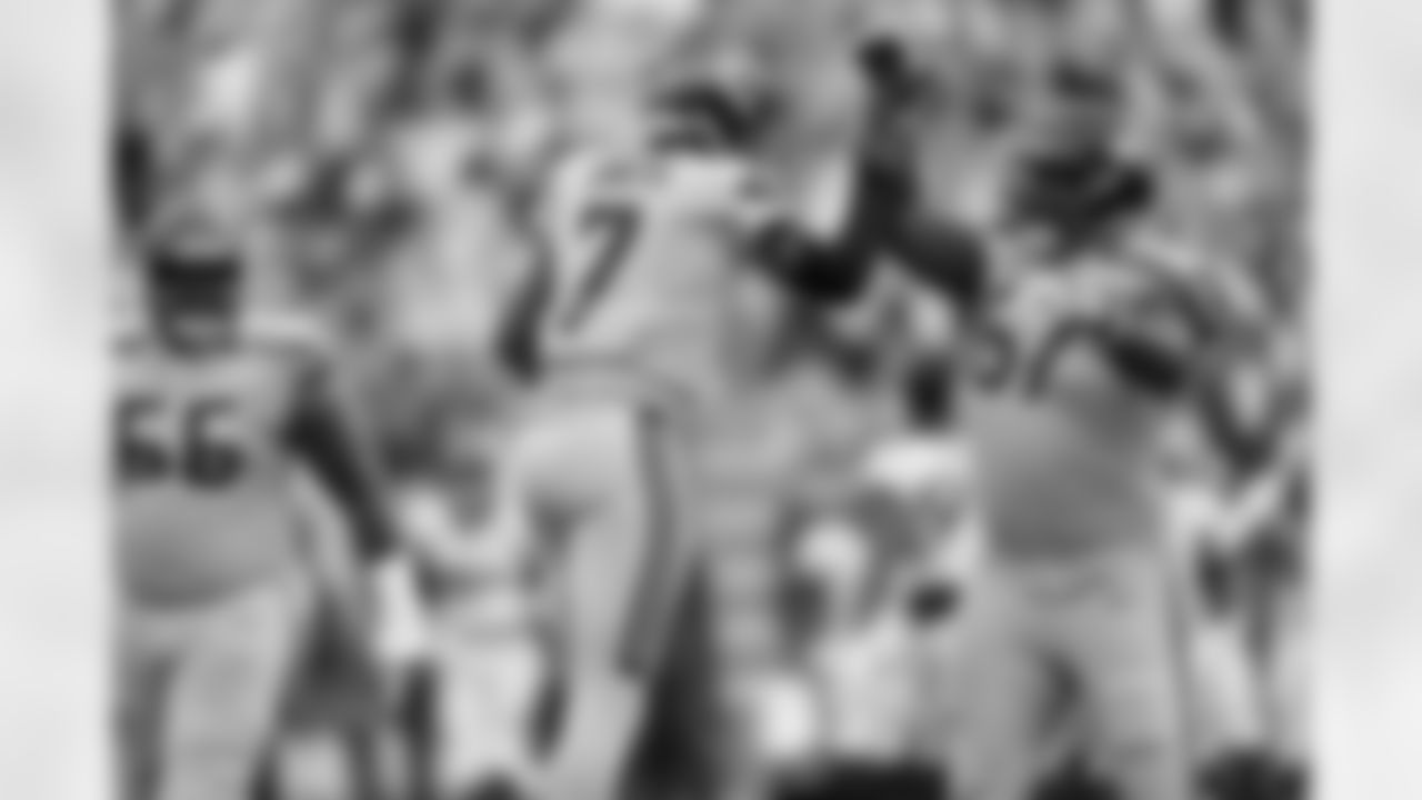 Seahawks-Top-Shots-Offense-20220912_18-20-19_3807