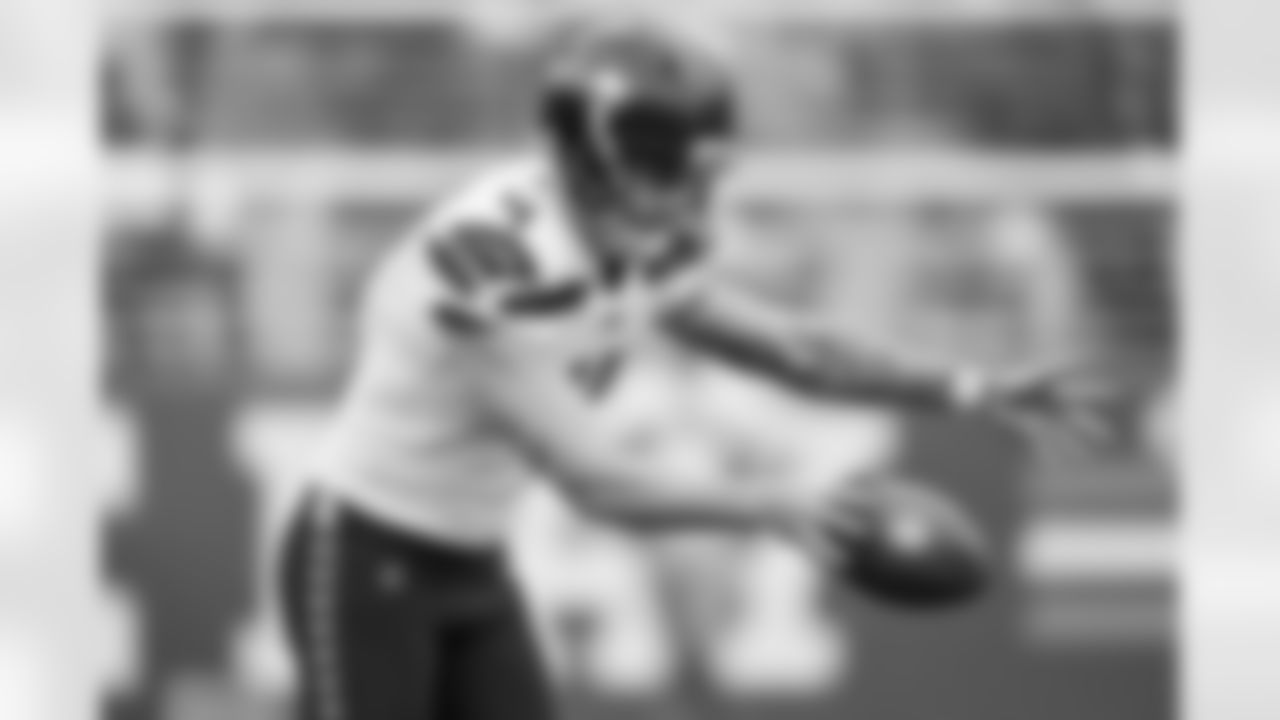 The best photos of Seahawks punter Michael Dickson from the 2022 season.