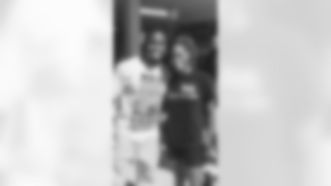 20210515_Ugo-Amadi-Shoe-Drive_6074