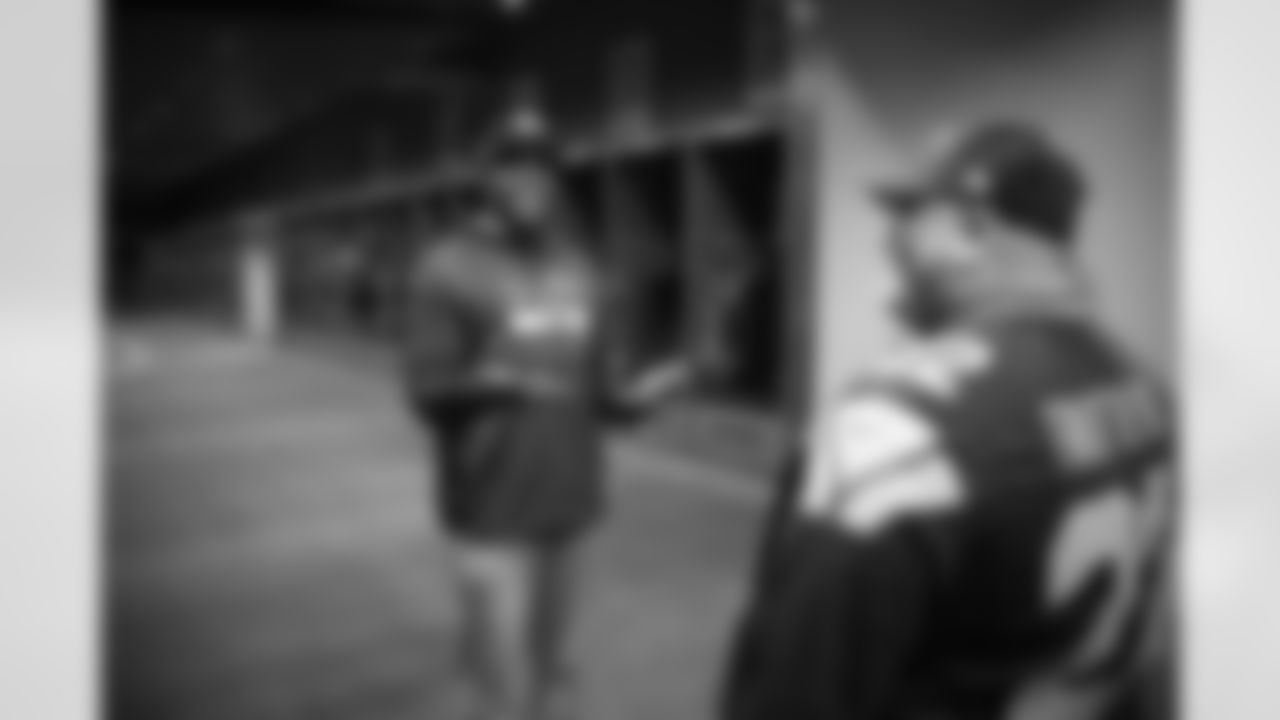 1.28.23_Weintrob_A74_Seahawks_FanOfTheYearVMACTour_0029